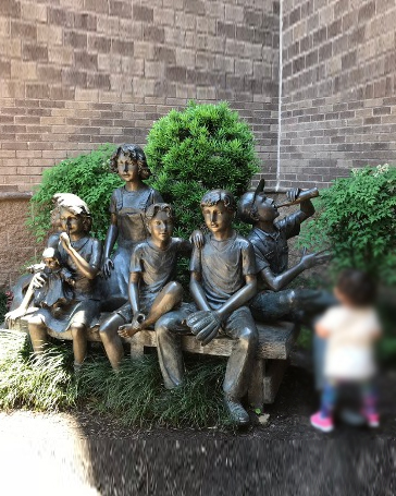 children statues