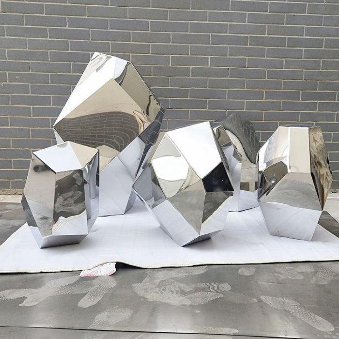 metal sculpture geometric (2)