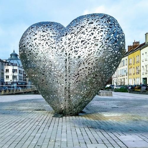 Metal Heart Sculpture (1)