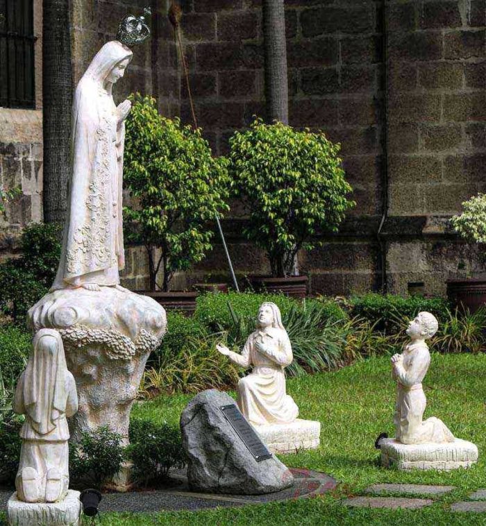 Fatima with Three Children Statue (2)