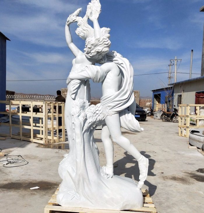 The Apollo and Daphne statue (5)
