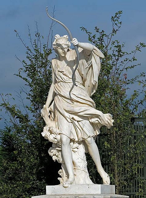 garden marble Diana sculpture (2)