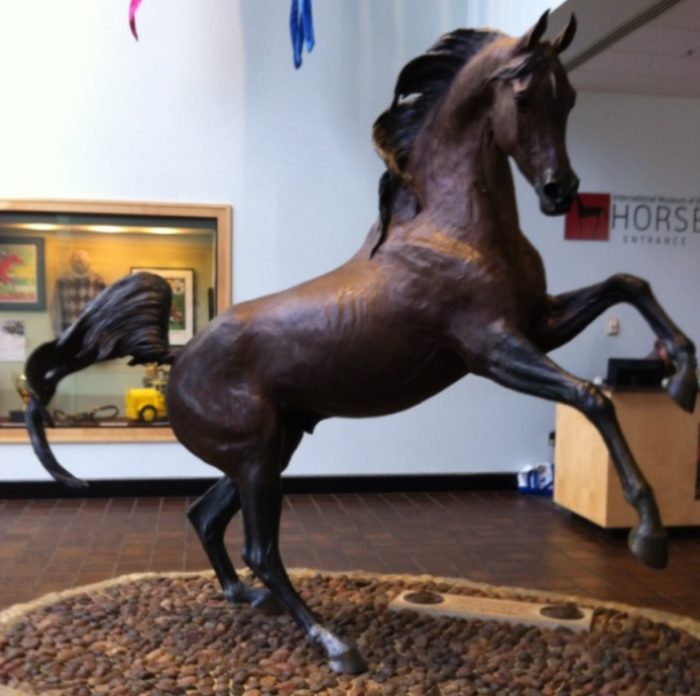 Arabian horse statue2