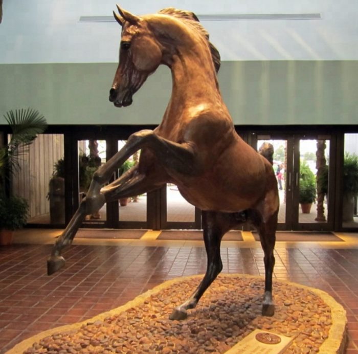Arabian horse statue3