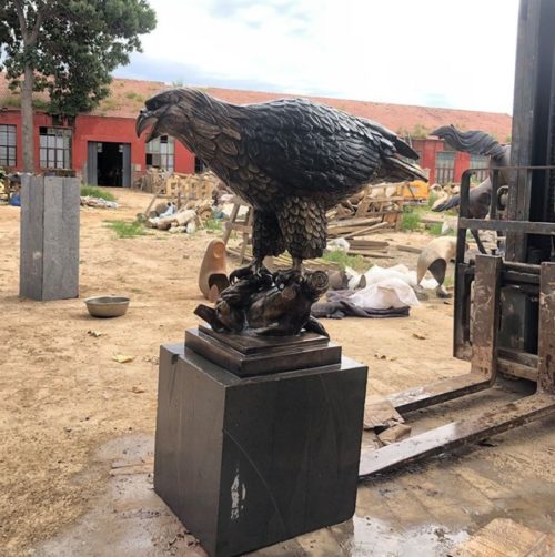 bronze eagle sculpture1