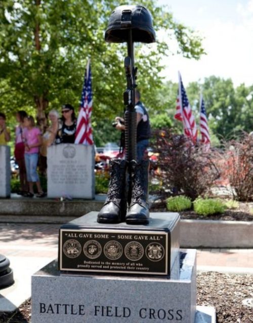 fallen soldier statue