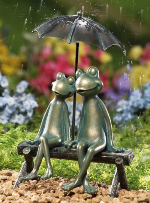 frog couple lovers garden statue